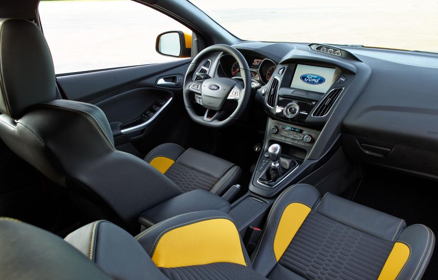  Ford Focus ST 2014 года  (фото 34 из 60)